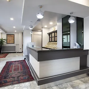 https://hotel-esperia-rho.it-lombardy.com